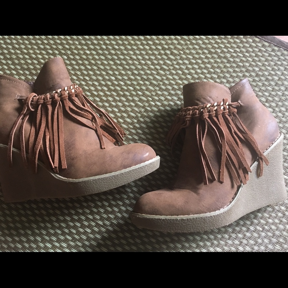 Corky wedges
